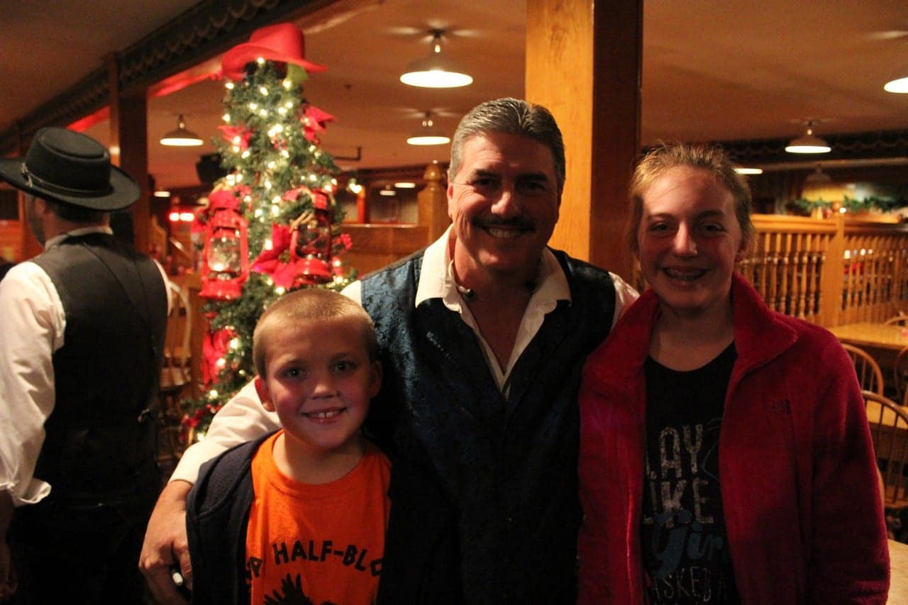 Mountain Ruckus Band Member at Dixie Stampede