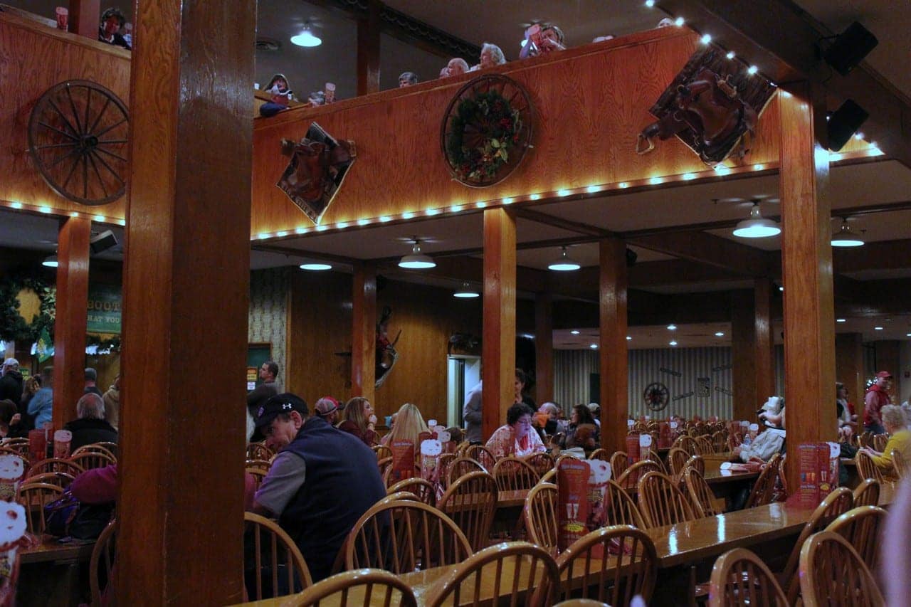 Saloon preshow at Dixie Stampede