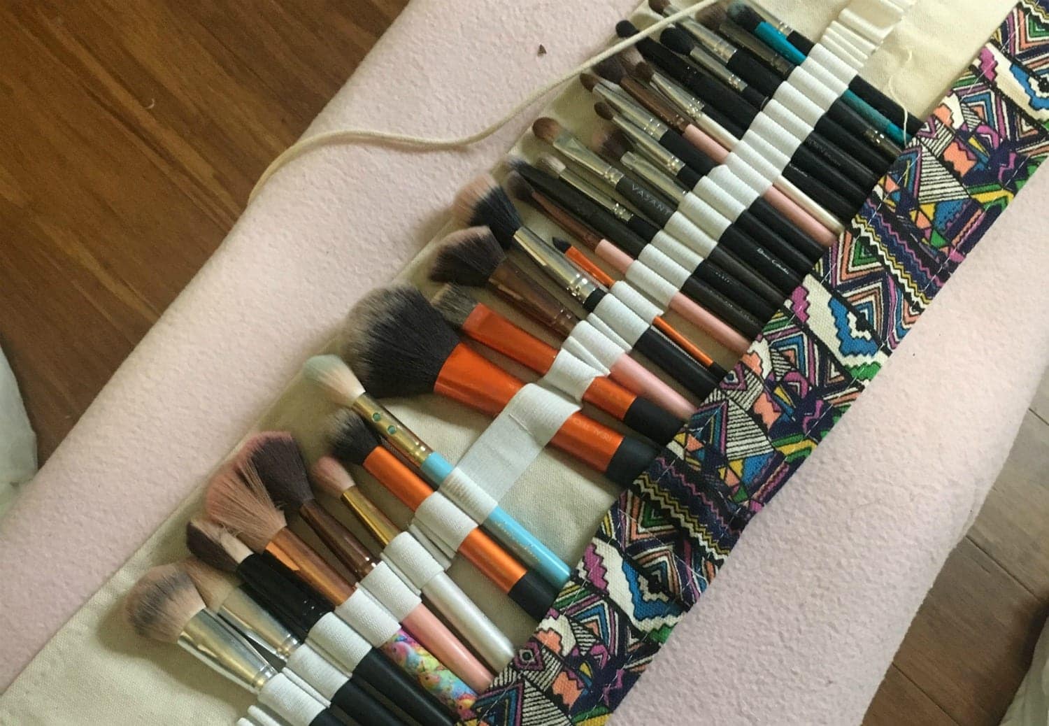 make up brush organizer