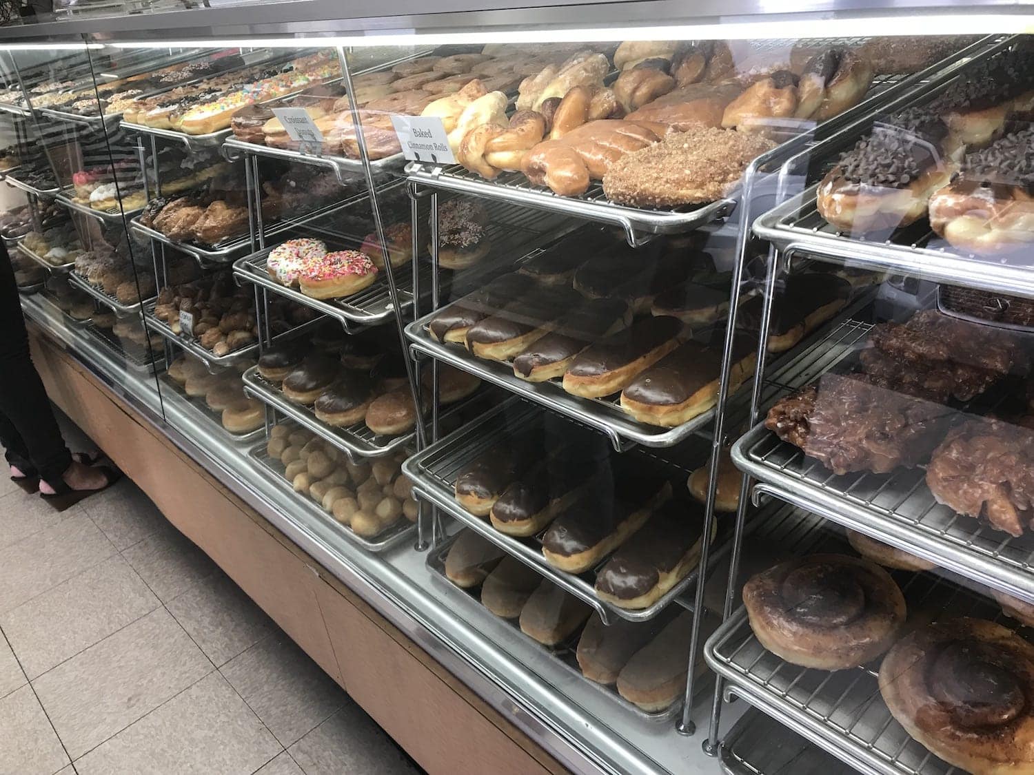donuts at Fosters Donuts Thousand Oaks