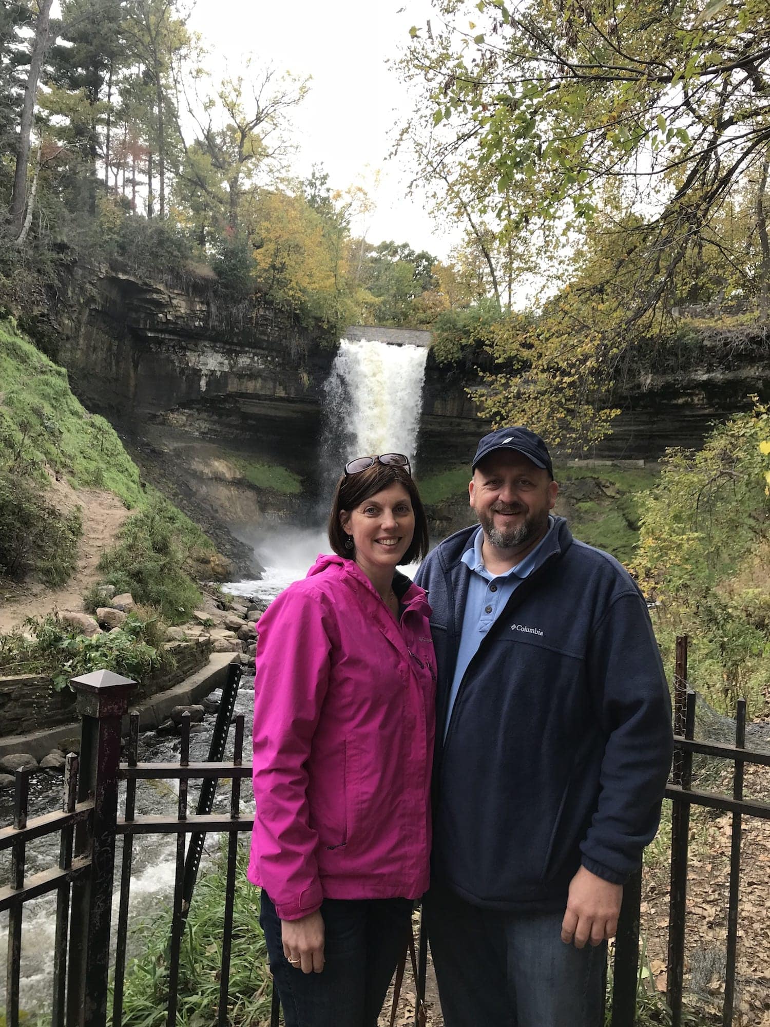 Family pictures at Minnehaha Falls in Minneapolis Minnesota