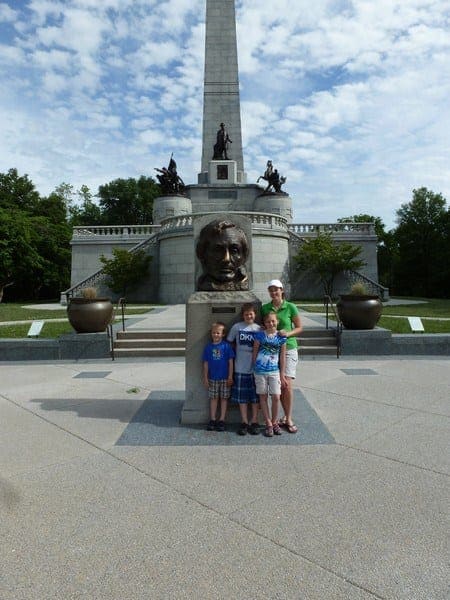Lincoln Tomb Springfield Missouri