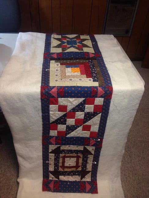 anne giblets table runner