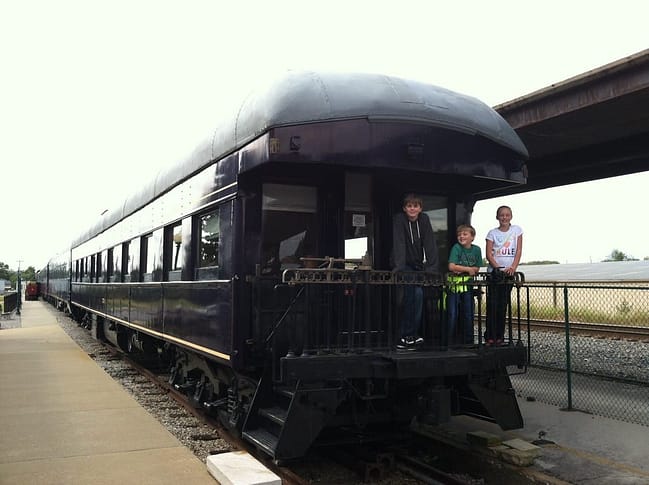 railpark kids on train