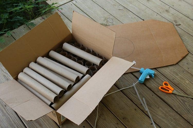 How to make a fort out of toilet paper rolls!