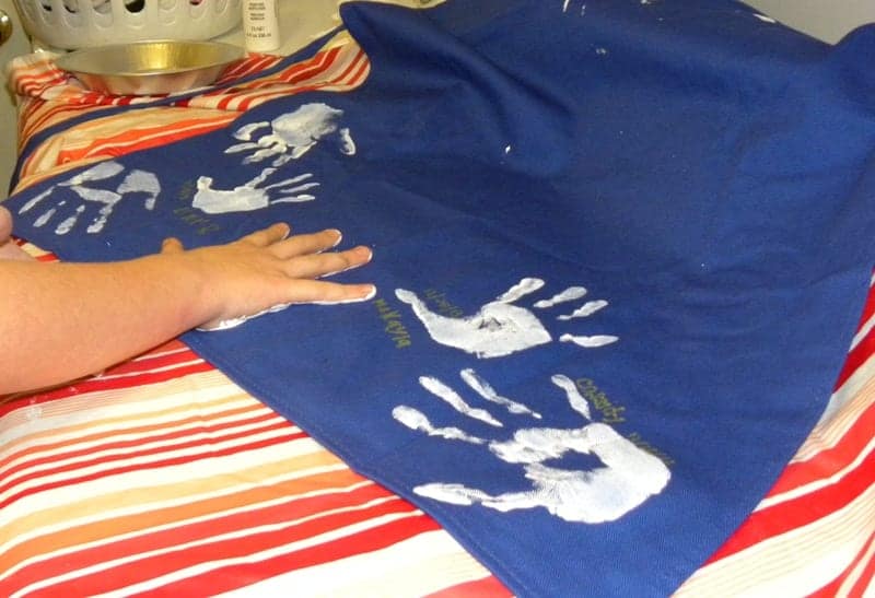 DIY-handprint-apron-craft
