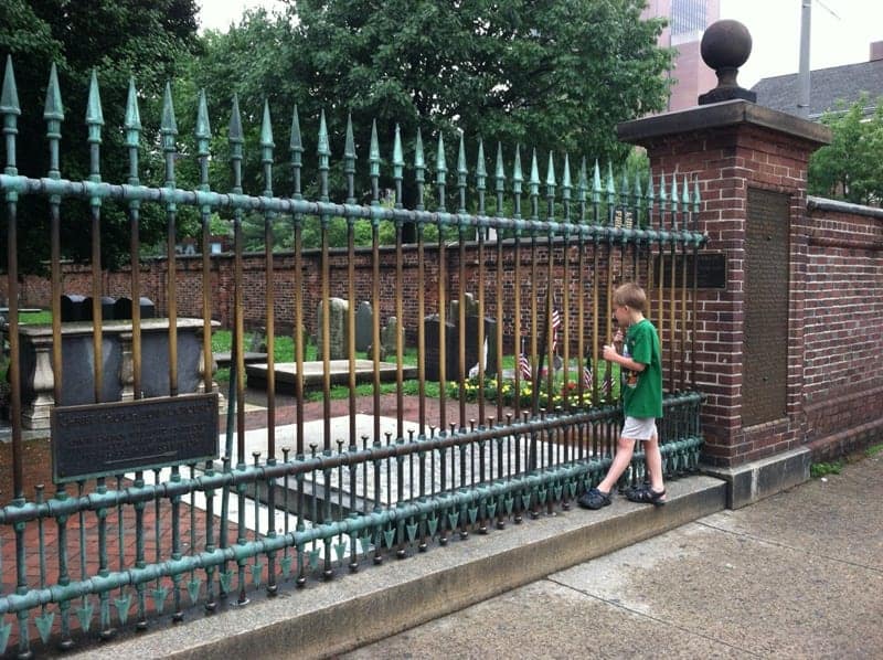 benjamin-franklin-gravesite